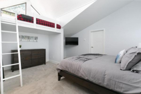 Tantalus Penthouse Mountain and Village Views